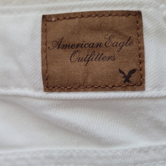 AEO | 4-SHORT White Skinny Jeans w/ Cream Embroidered Pattern EUC - Picture 9 of 14